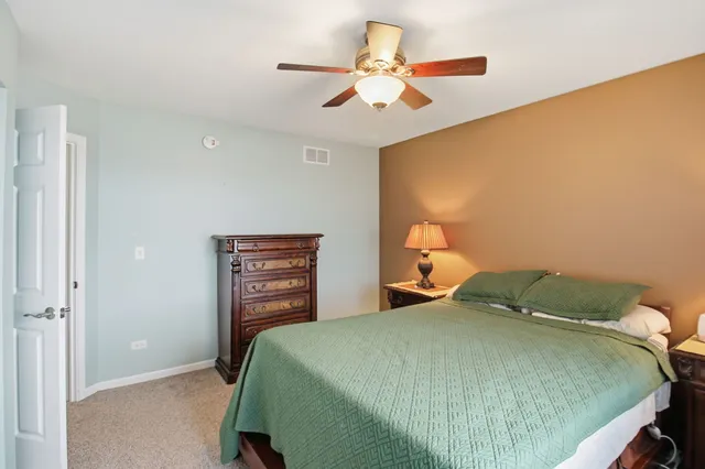 $455,000 | 818 Vertin Boulevard, Shorewood, IL 60404