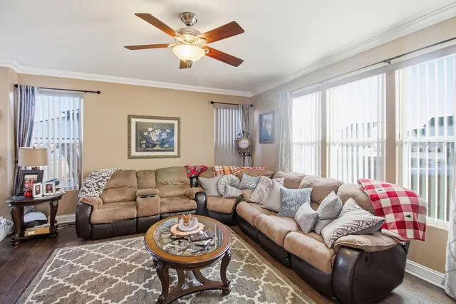 $455,000 | 818 Vertin Boulevard, Shorewood, IL 60404