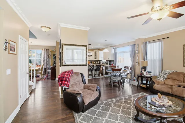 $455,000 | 818 Vertin Boulevard, Shorewood, IL 60404