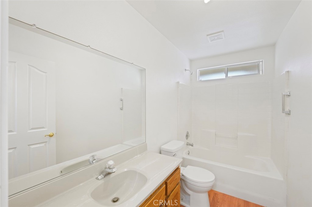 2540 Campo Road Atascadero, CA 93422 - Photo 14 of 75 Main House: Bathroom 1 Hallway