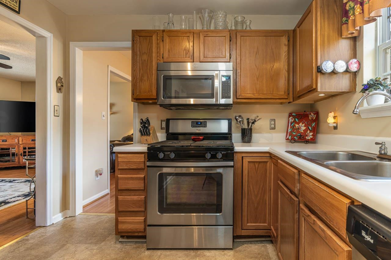 1104 Stoneferry Lane Raleigh, NC 27606 - Photo 16 of 46 Photo 16