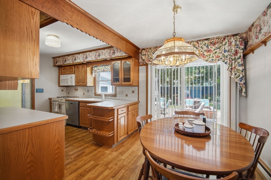 185 Marmon Street Springfield, MA 01129 - Photo 7 of 41