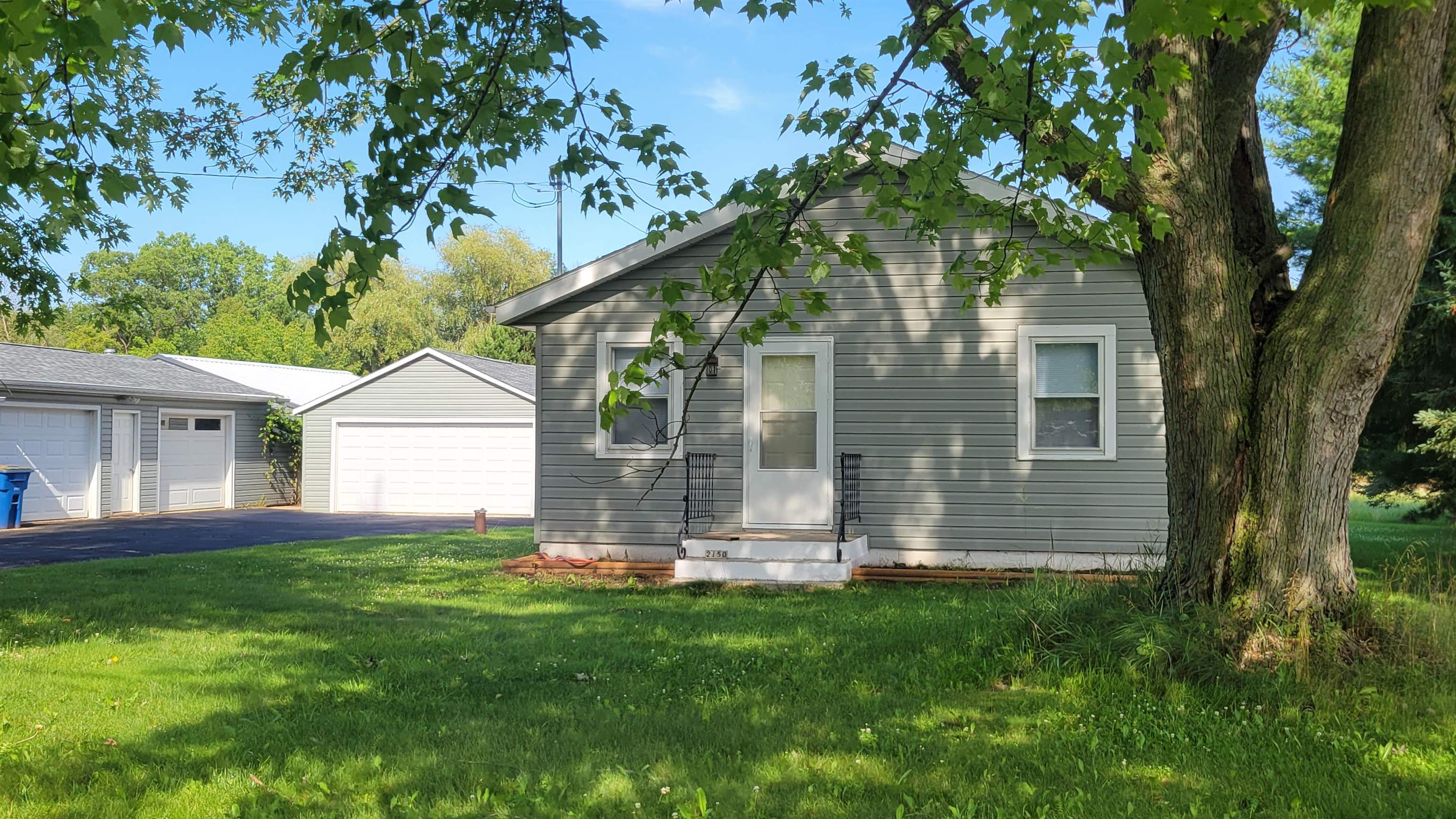 2150 Cardinal Lane Green Bay, WI 54313 - Photo 1 of 24