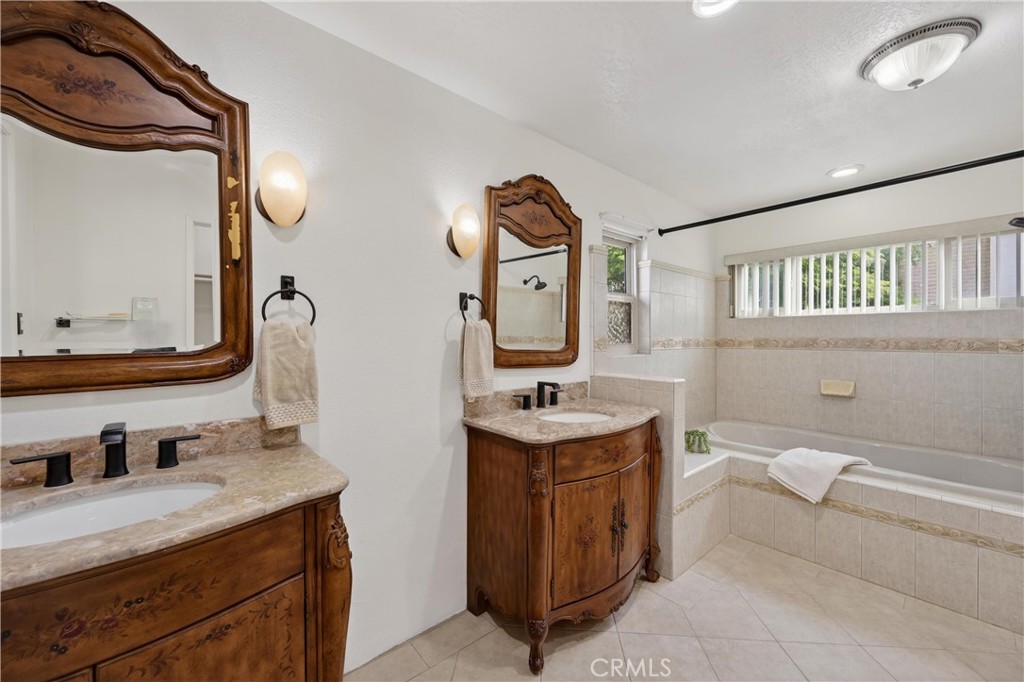 6836 Rycroft Drive Riverside, CA 92506 - Photo 22 of 37 Double sinks