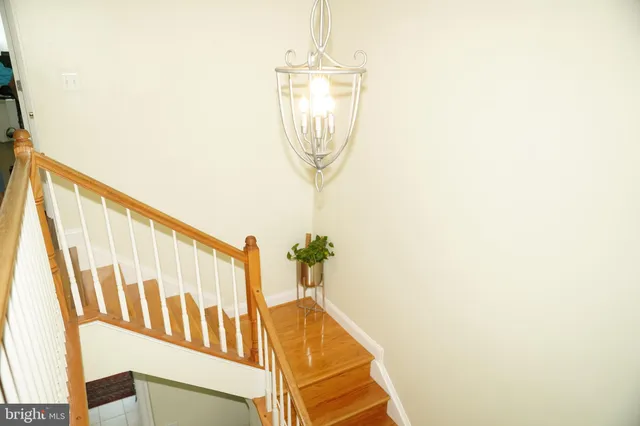 $715,000 | 43610 McKay Terrace, Chantilly, VA 20152