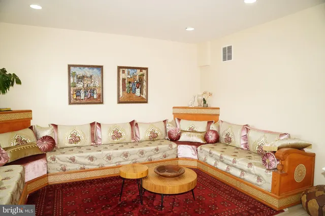 $715,000 | 43610 McKay Terrace, Chantilly, VA 20152