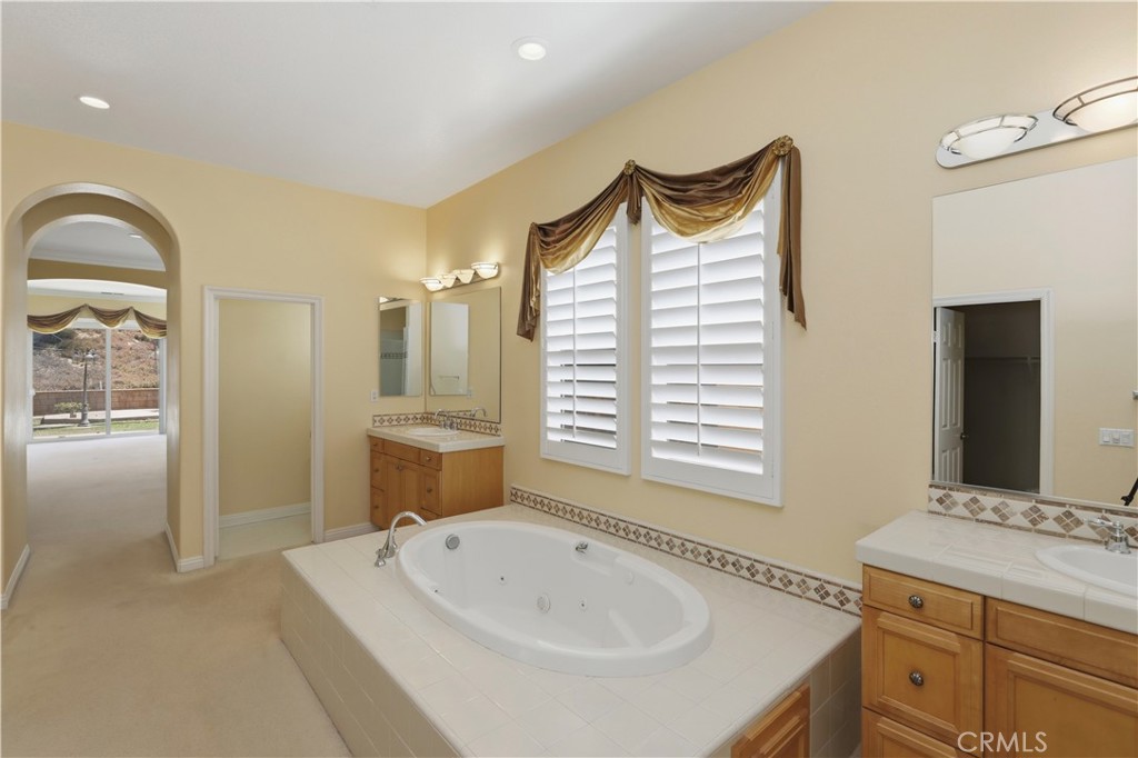 16861 Ridge Cliff Drive Riverside, CA 92503 - Photo 22 of 61 Downstairs Primary Bathroom