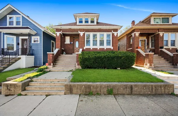 $2,500 | 1532 Lombard Avenue, Berwyn, IL 60402