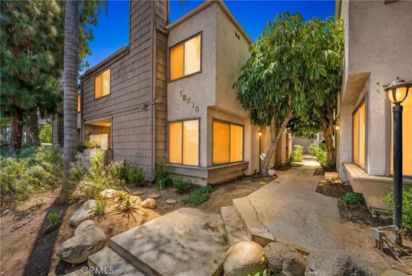 $524,999 | 18316 Hatteras Street, Unit 20, Tarzana, CA 91356