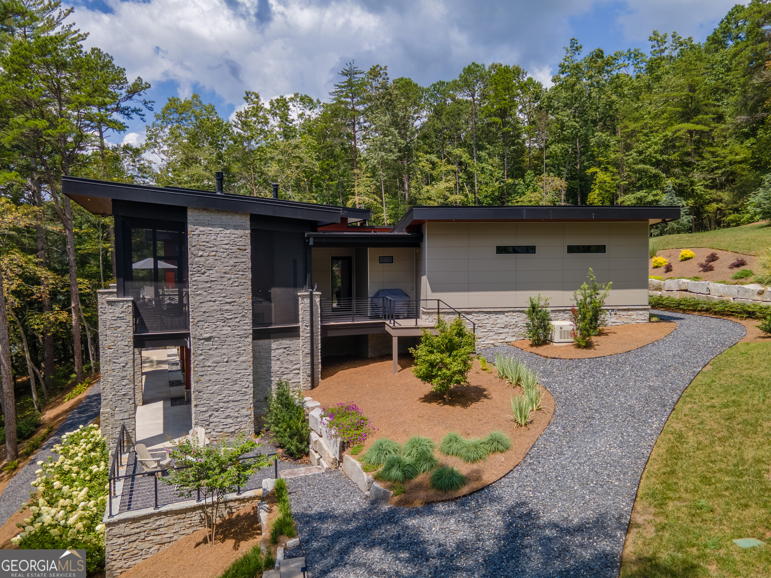 565 Wildflower Circle Clarkesville, GA 30523 - Photo 4 of 60