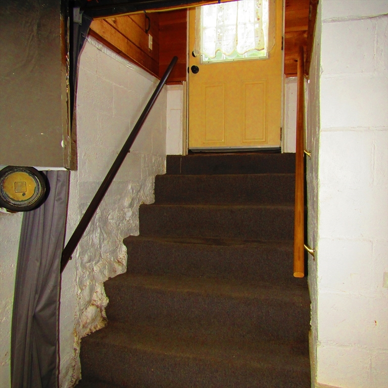465 Spring Street Northampton, MA 01053 - Photo 18 of 30