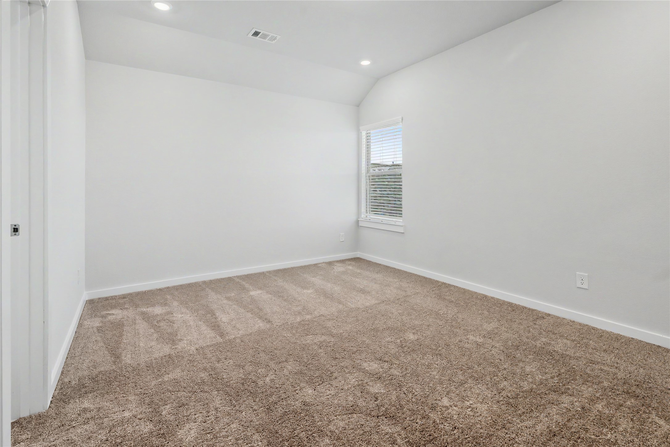 6423 Bolinas Court Rosharon, TX 77583 - Photo 25 of 39 an empty room with a empty space and window