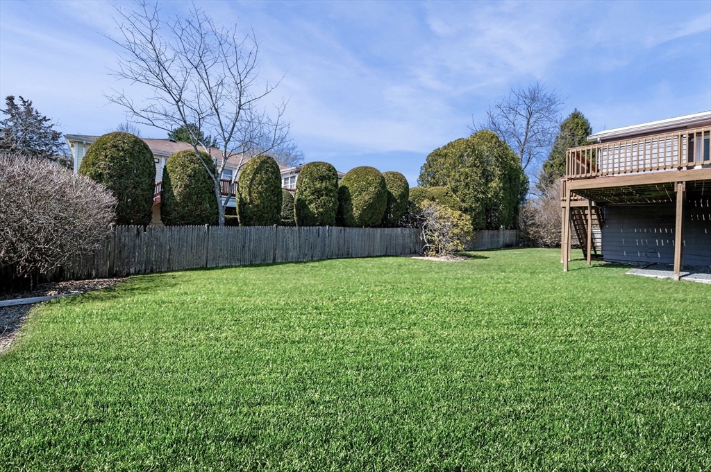 12 McKinley Road Marblehead, MA 01945 - Photo 4 of 36