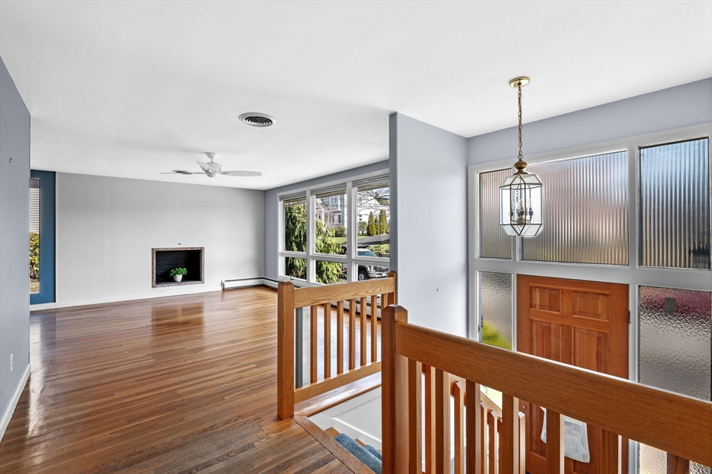 12 McKinley Road Marblehead, MA 01945 - Photo 5 of 36