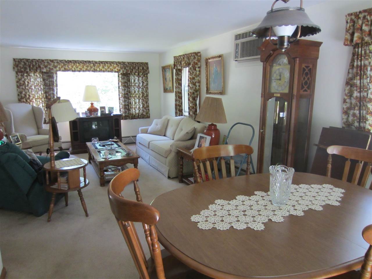 652 Portland Street Rochester, NH 03867 - Photo 3 of 12