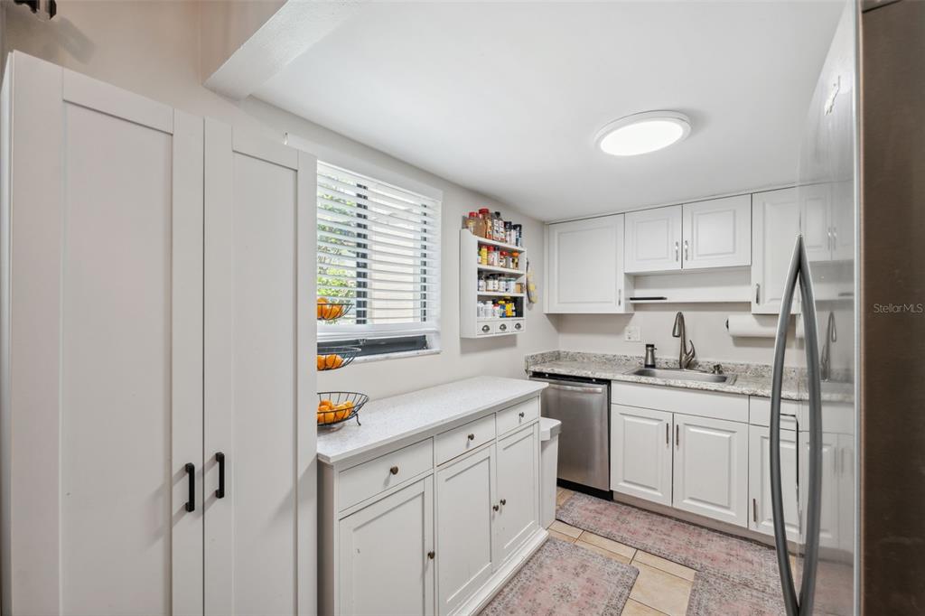 11809 Raintree Lake Lane, Unit A Tampa, FL 33617 - Photo 14 of 39