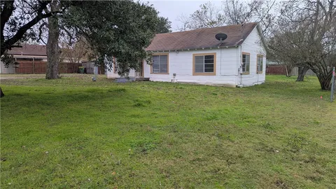 $59,900 | 510 West Hunt Street, Bremond, TX 76629