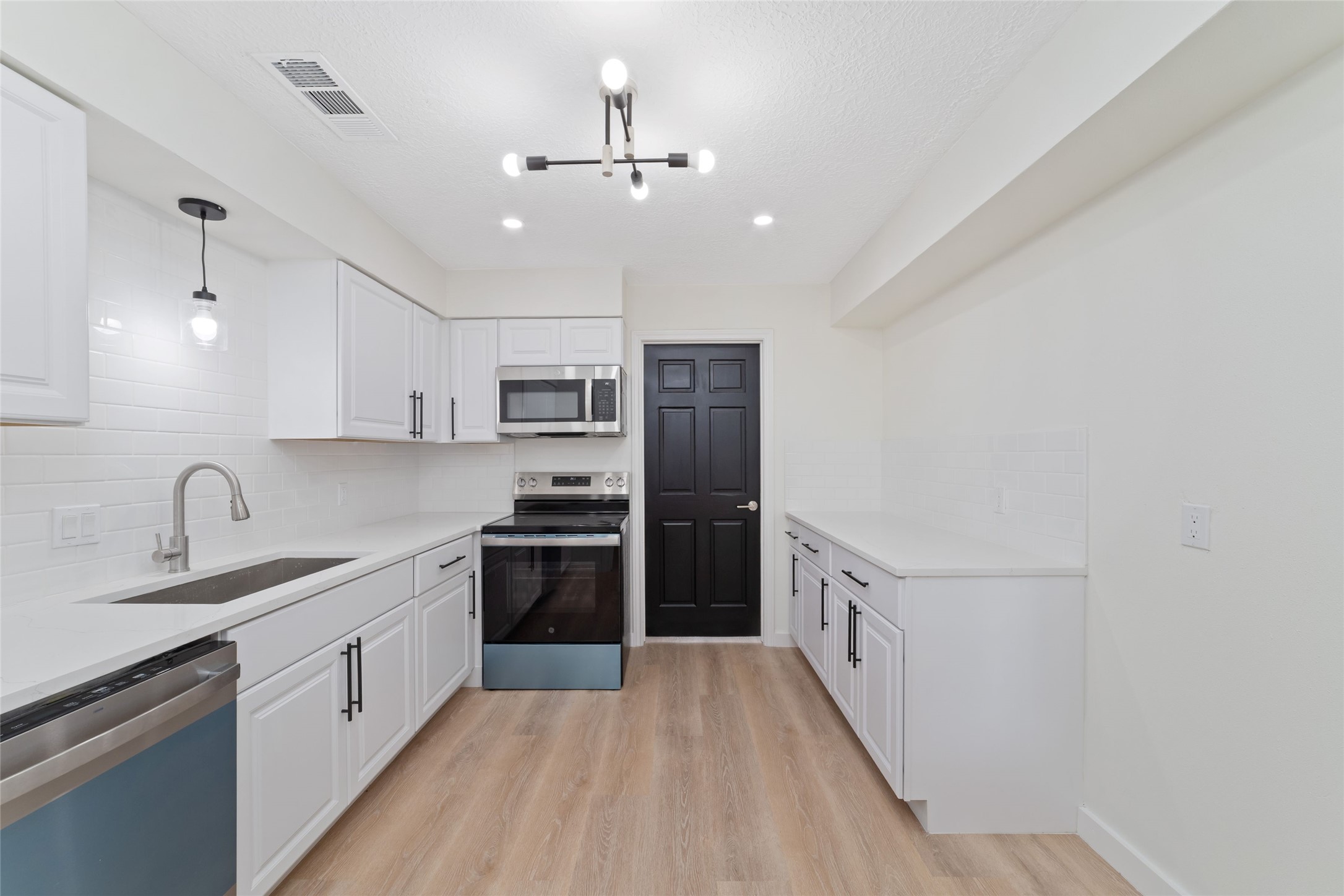7910 Oak Moss Drive Spring, TX 77379 - Photo 12 of 38