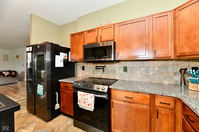 $330,000 | 7604 Cloudy Court, Camby, IN 46113