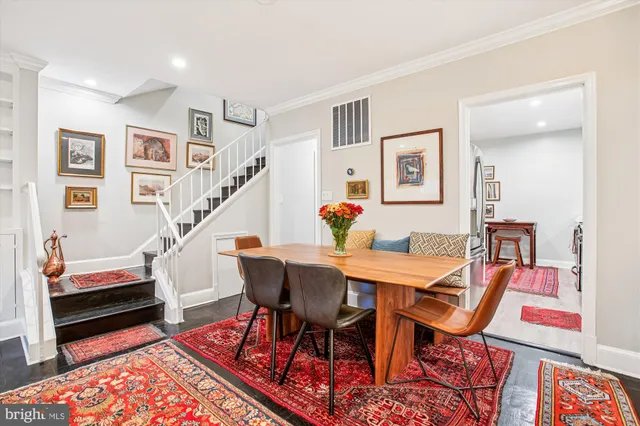 a view of a livingroom with furniture
