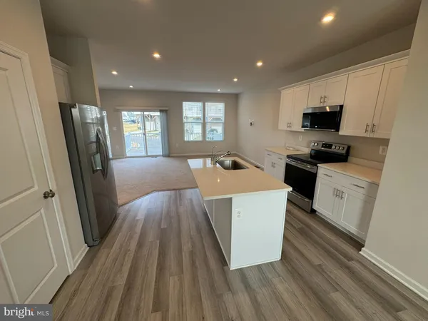 $2,100 | 147 Presidents Pointe Avenue, Ranson, WV 25438