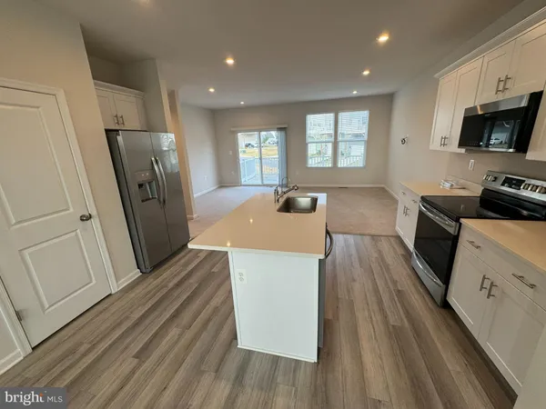 $2,100 | 147 Presidents Pointe Avenue, Ranson, WV 25438