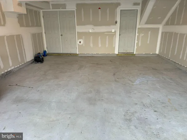 $2,100 | 147 Presidents Pointe Avenue, Ranson, WV 25438