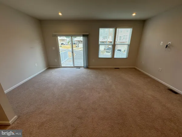 $2,100 | 147 Presidents Pointe Avenue, Ranson, WV 25438