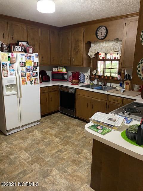 1204 Raleigh Rd Parkway West Wilson, NC 27896 - Photo 5 of 21 KITCHEN