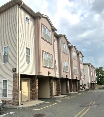 $3,600 | 734 County Avenue, Unit A4, Secaucus, NJ 07094