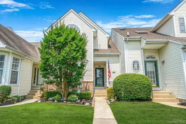 $549,900 | 903 Constance Lane, Port Jefferson Station, NY 11776