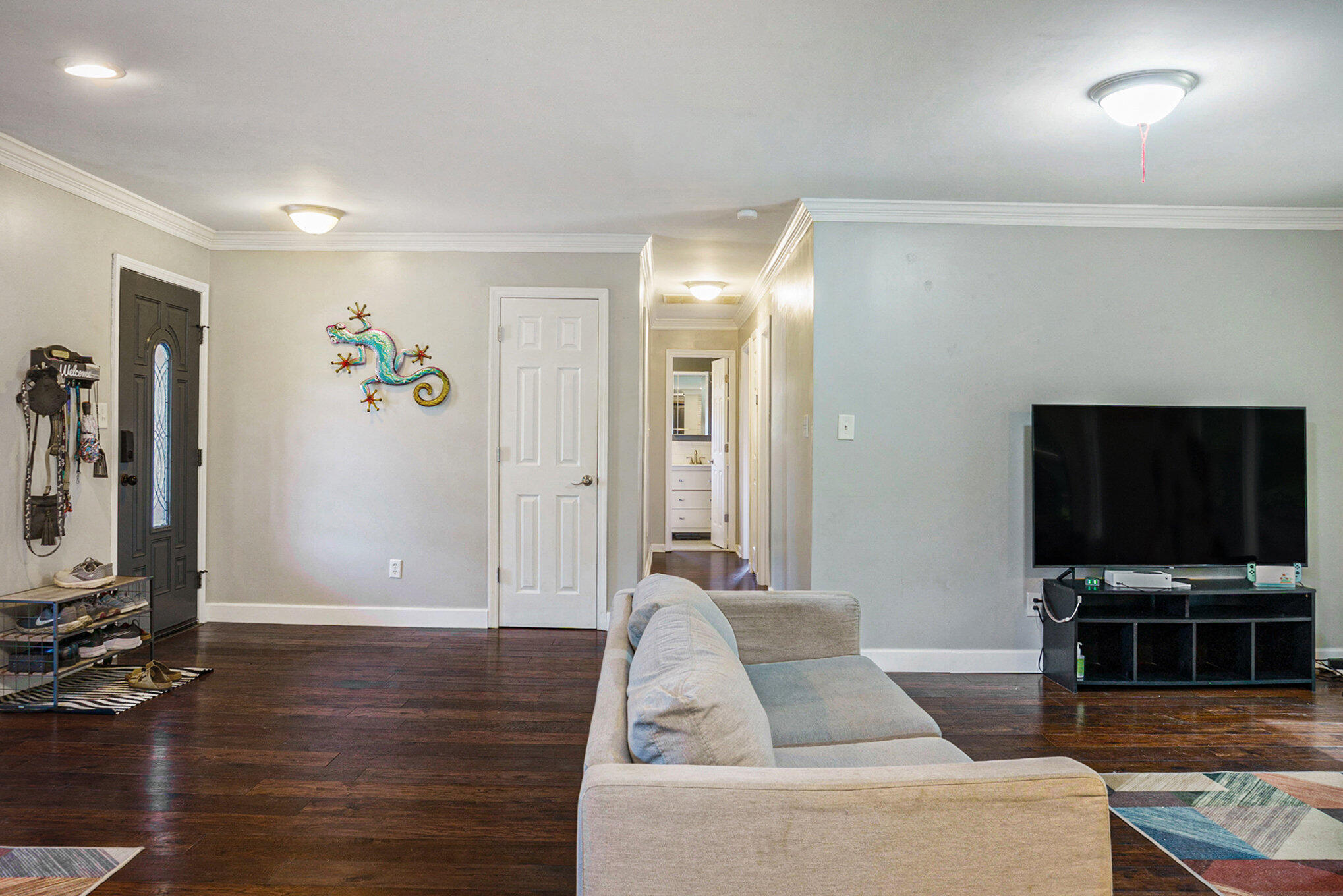 117 Rosa Street Summerville, SC 29483 - Photo 6 of 29 Living Room View