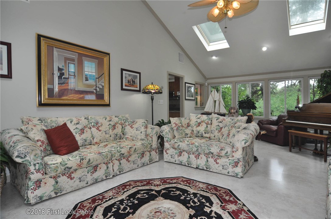 507 Douglas Hook Road Glocester, RI 02814 - Photo 8 of 24 Family Room