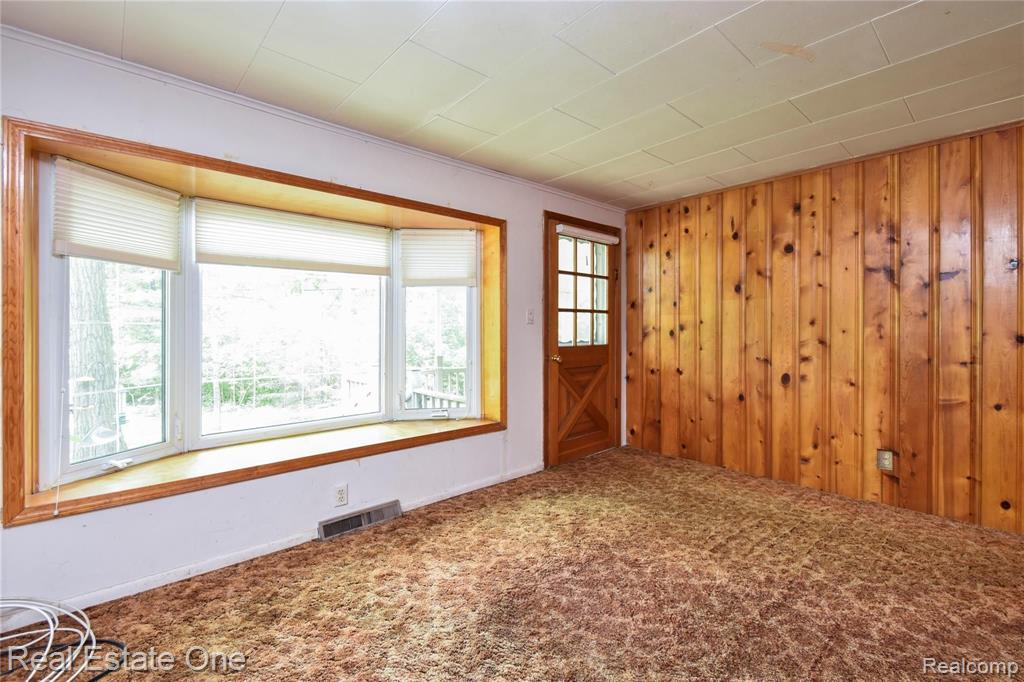 2555 South Livernois Road Rochester Hills, MI 48307 - Photo 3 of 17