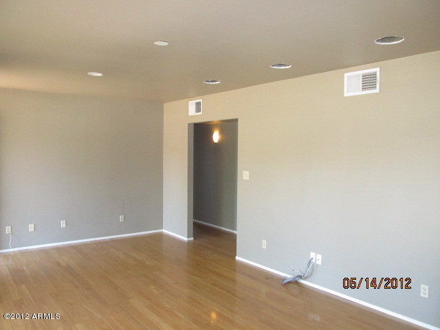 840 East Lawrence Road Phoenix, AZ 85014 - Photo 3 of 18 INTERIOR
