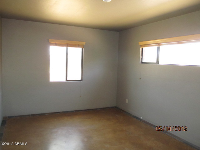 840 East Lawrence Road Phoenix, AZ 85014 - Photo 7 of 18 ROOM