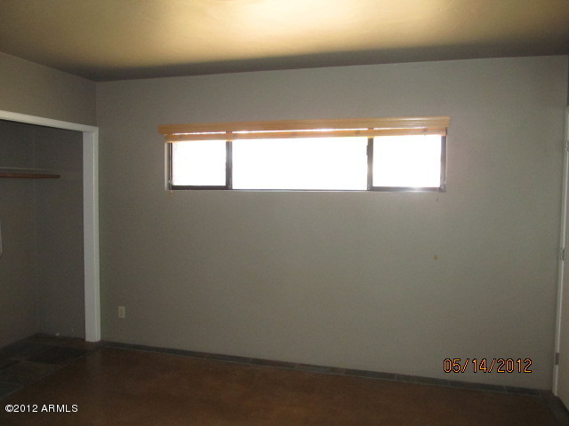840 East Lawrence Road Phoenix, AZ 85014 - Photo 8 of 18 ROOM