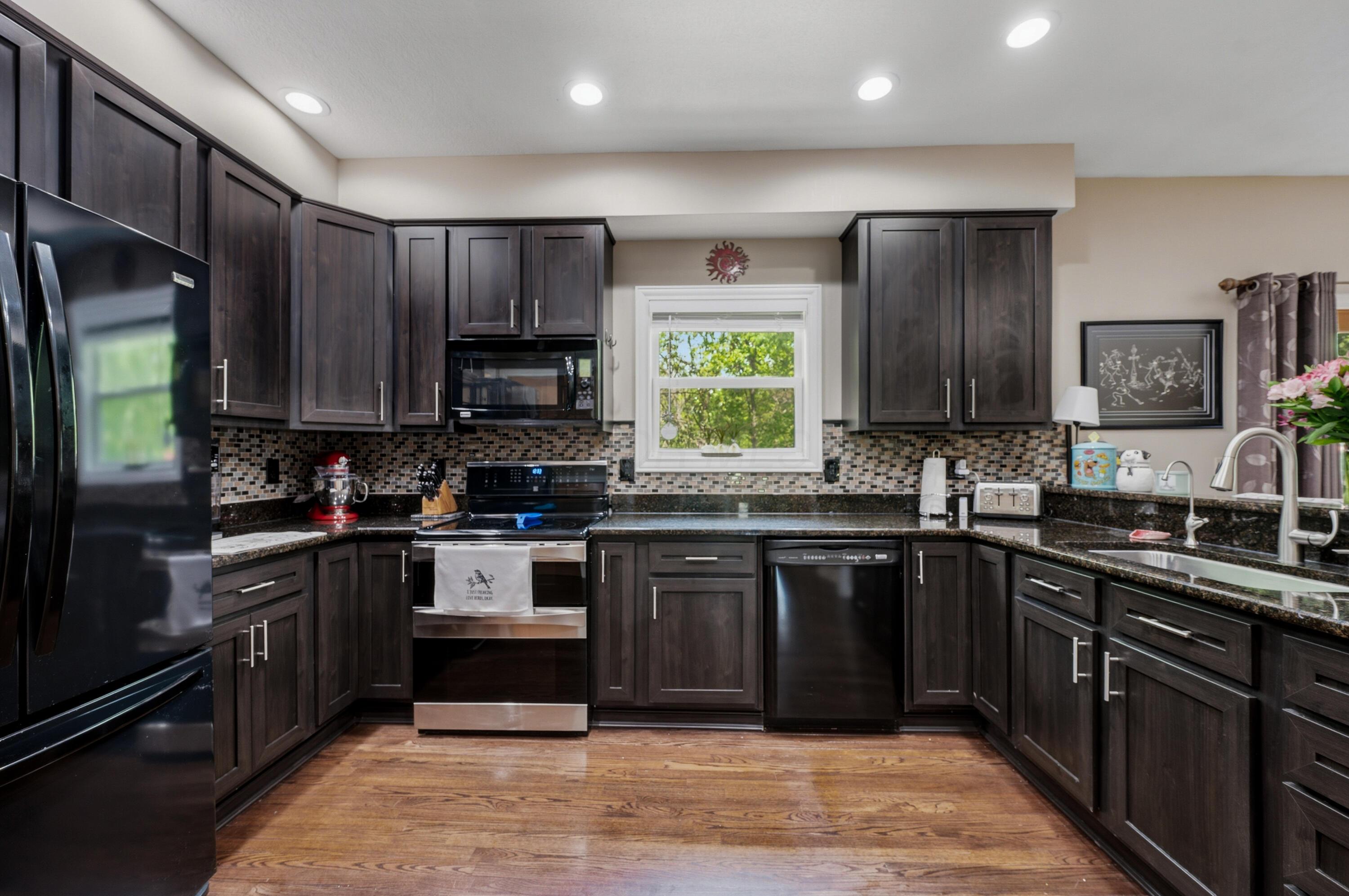 11557 Palmer Road Mount Perry, OH 43760 - Photo 20 of 68 Kitchen w Granite Tops