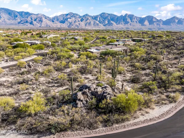 $275,000 | 530 East Thunderstorm Place, Unit 116, Oro Valley, AZ 85755