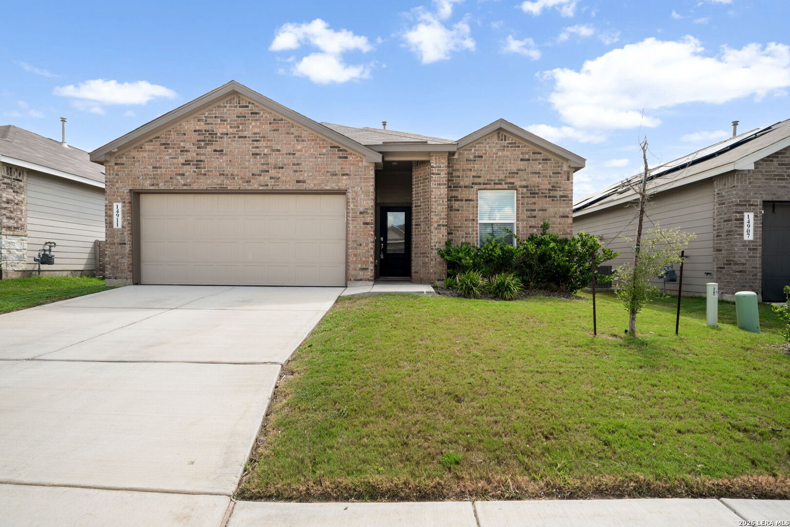14911 Rhyolite Way Elmendorf, TX 78112 - Photo 2 of 36