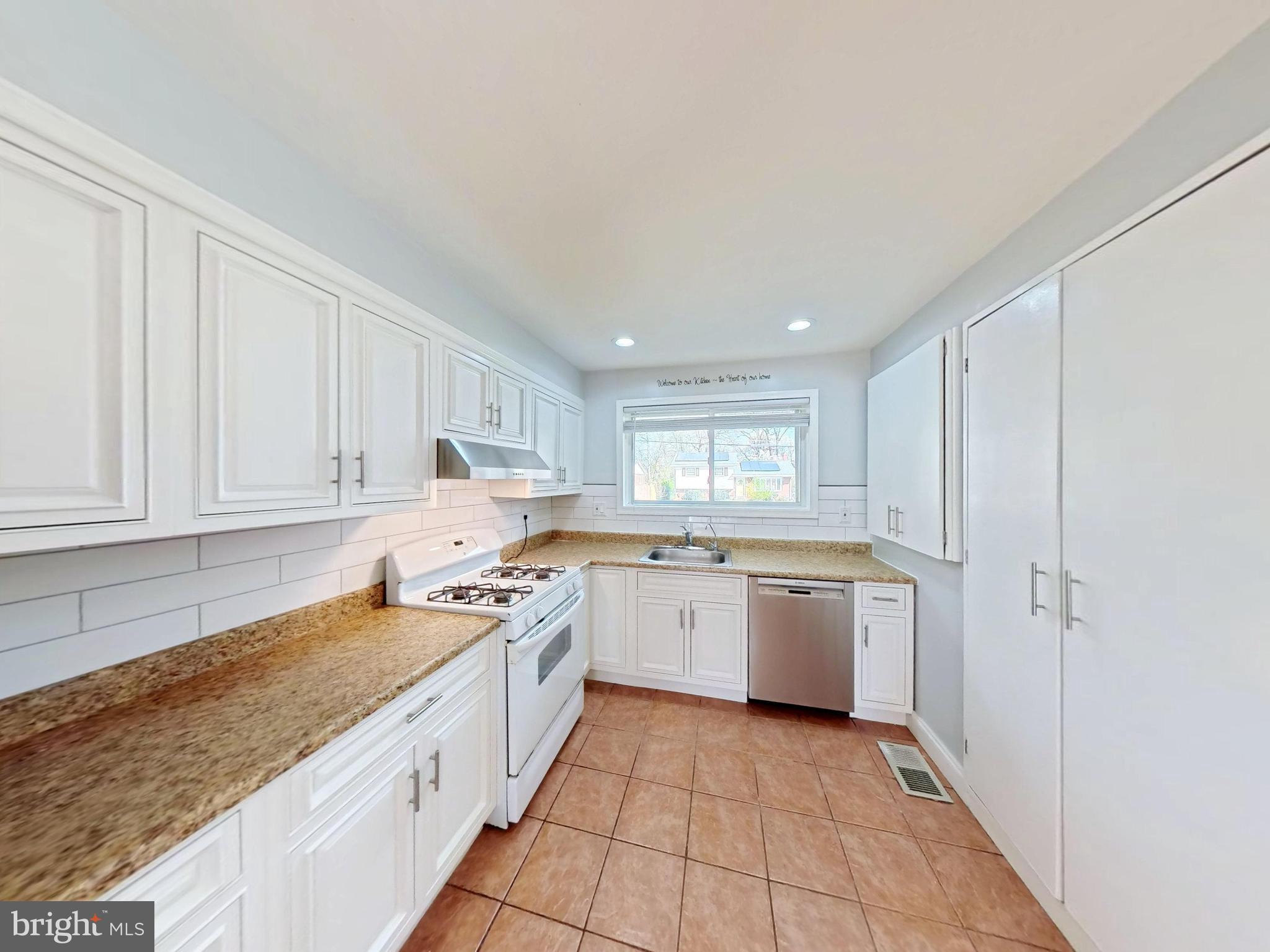 1012 Loxford Terrace Silver Spring, MD 20901 - Photo 25 of 52 Kitchen