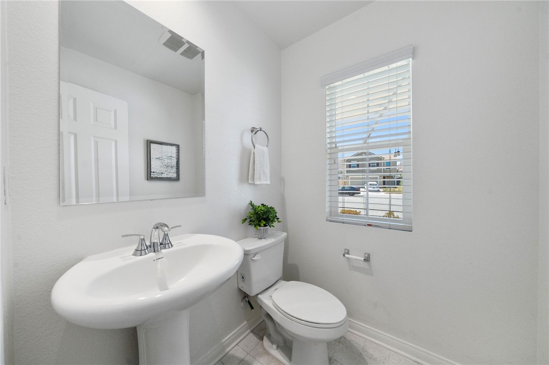 20130 Curaco Court Riverside, CA 92507 - Photo 17 of 43 Guest bath downstairs