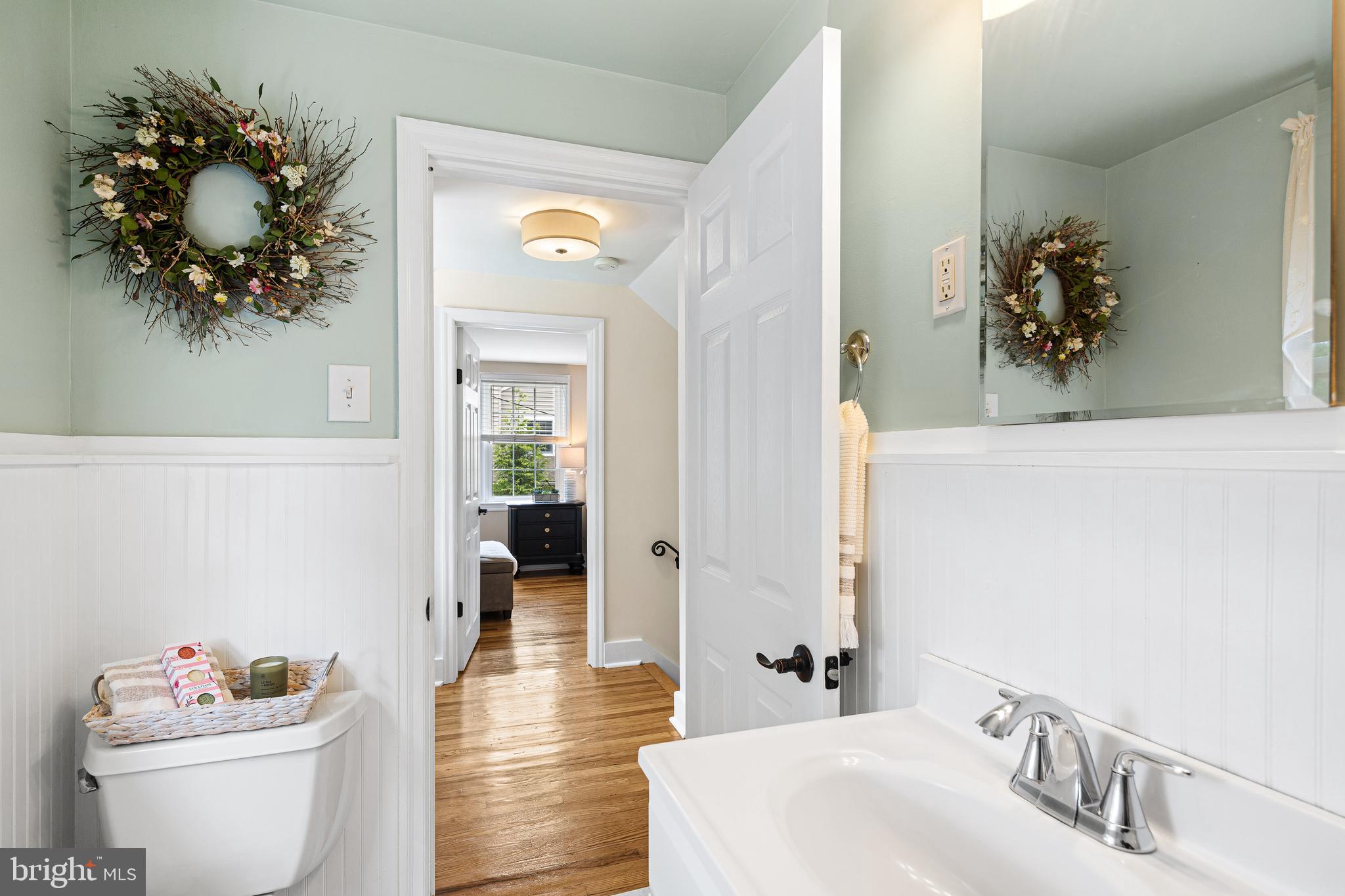 809 West Redman Avenue Haddonfield, NJ 08033 - Photo 26 of 42 Main bath upper level