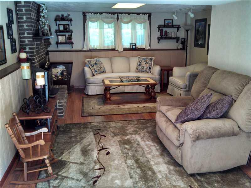 5824 Valencia Road Gibsonia, PA 15044 - Photo 11 of 22 Family Room.