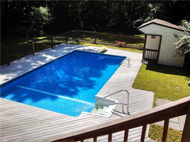 5824 Valencia Road Gibsonia, PA 15044 - Photo 17 of 22 Swimming Pool/Hot Tub/Sauna.