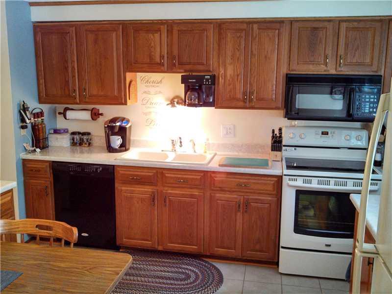 5824 Valencia Road Gibsonia, PA 15044 - Photo 5 of 22 Kitchen.