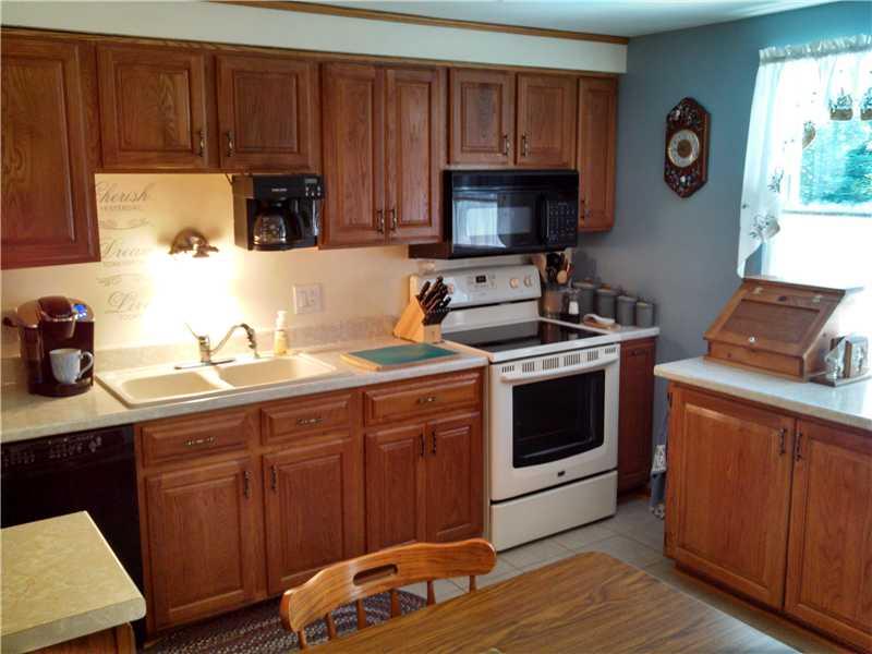 5824 Valencia Road Gibsonia, PA 15044 - Photo 6 of 22 Kitchen.