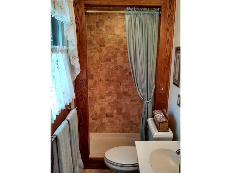 5824 Valencia Road Gibsonia, PA 15044 - Photo 8 of 22 Master Bath/Spa.