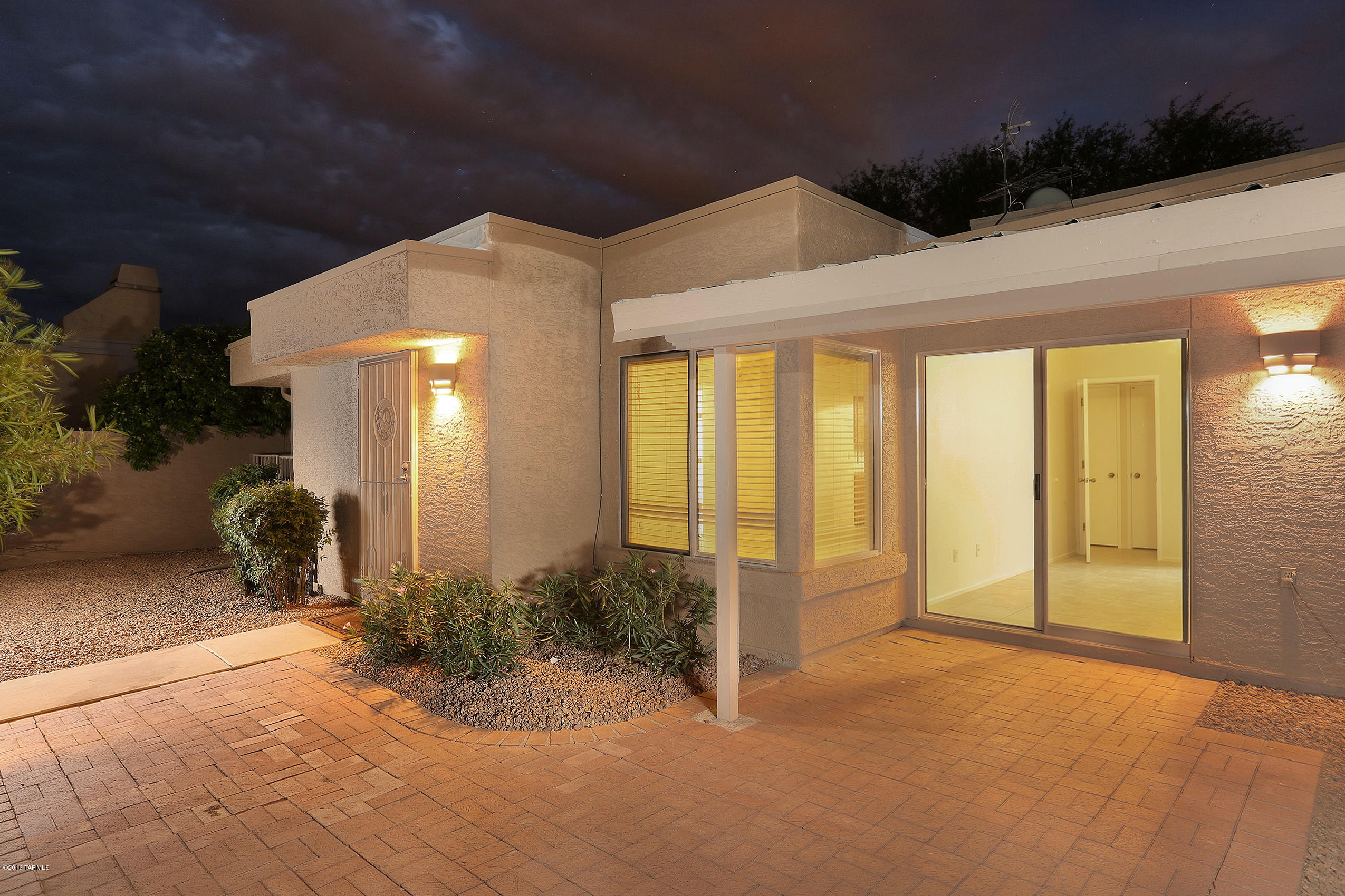 4412 East Kleindale Road Tucson, AZ 85712 - Photo 8 of 16