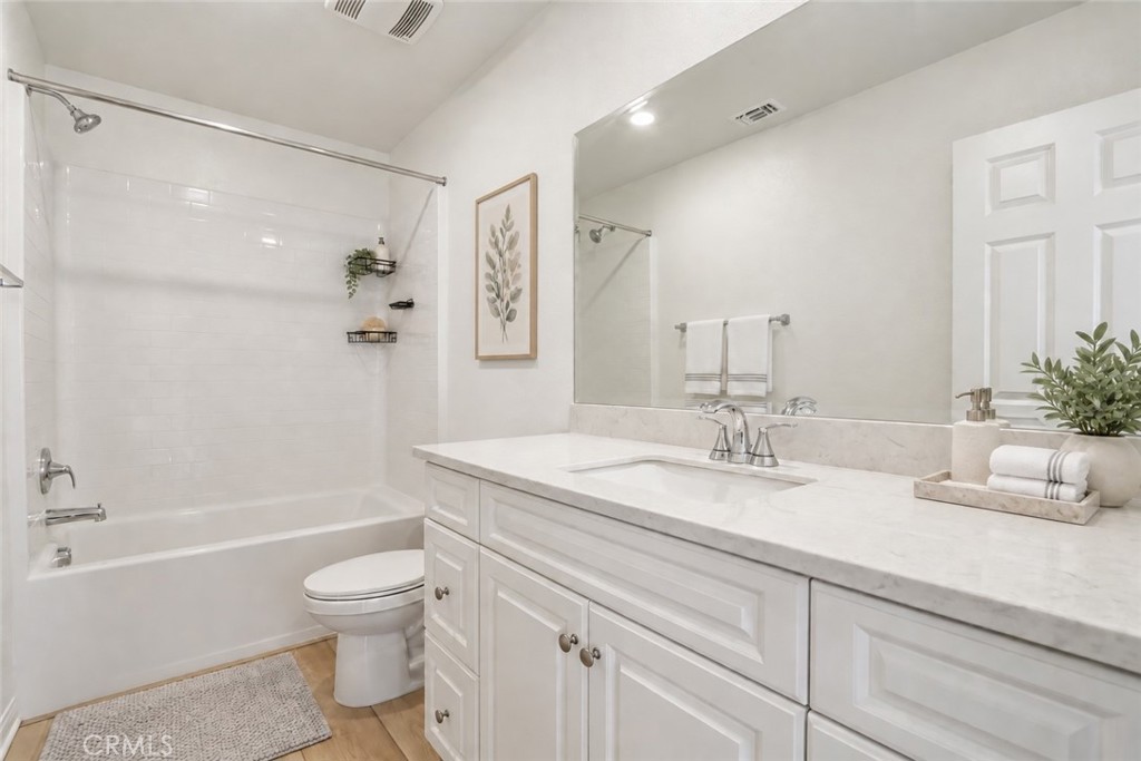18840 Nanza Street Riverside, CA 92508 - Photo 31 of 42 AI Staged - Upstairs Bath